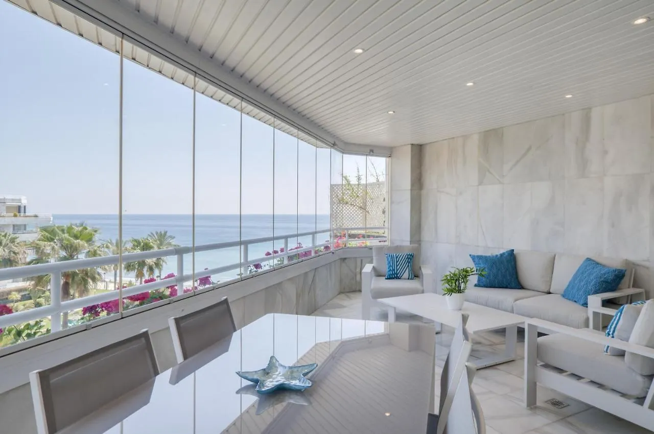 Coral Esmeralda Beach Apartment 2 Bedrooms Marbella 0*,  España