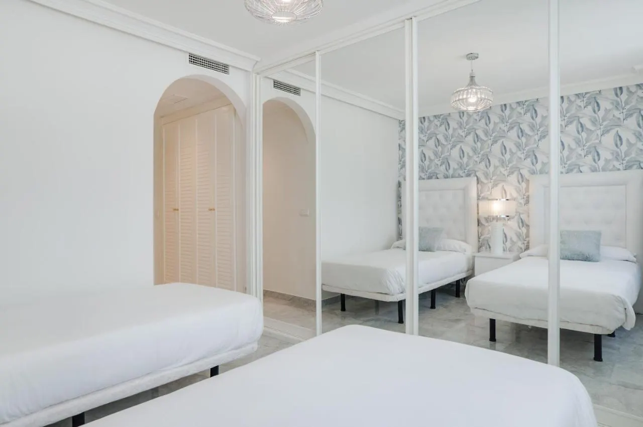 Coral Esmeralda Beach Apartment 2 Bedrooms Marbella 0*,